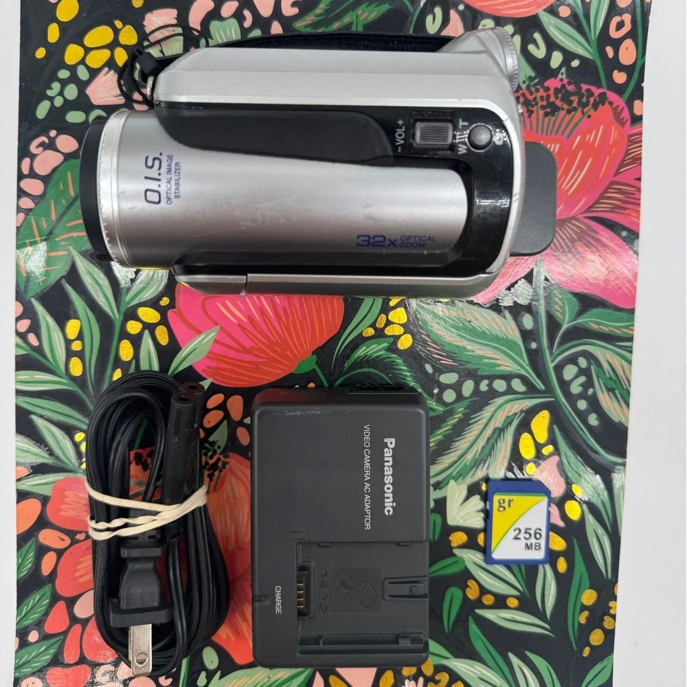 Panasonic SDR-H18 HDD Camcorder Silver 32x Optical Zoom OIS Digital Video Camera